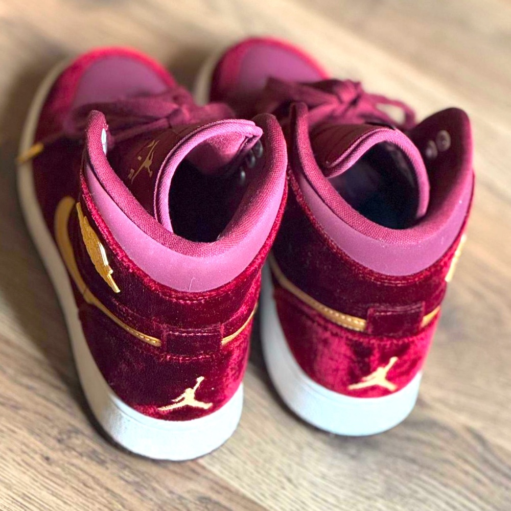 2016 Air Jordan 1 Heiress GG 'Velvet'